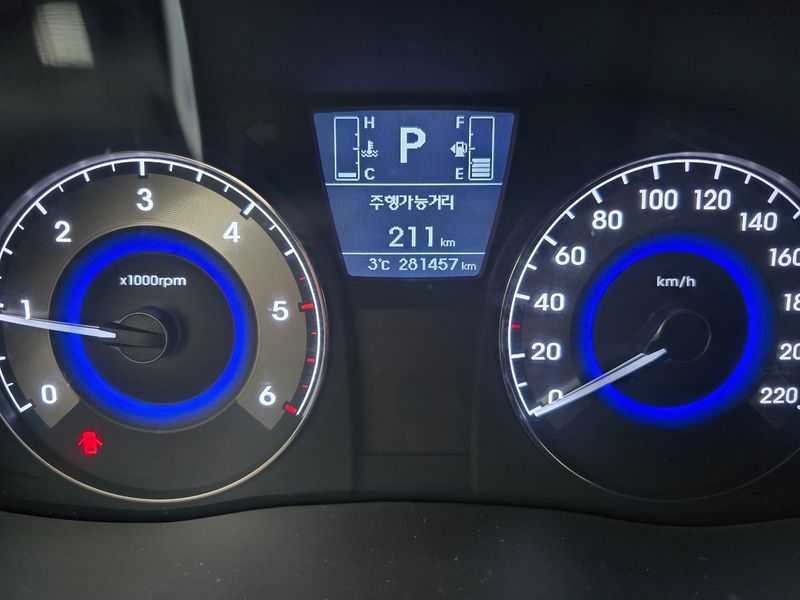 2015 Hyundai Accent Diesel 1.6 VGT Modern photo 13