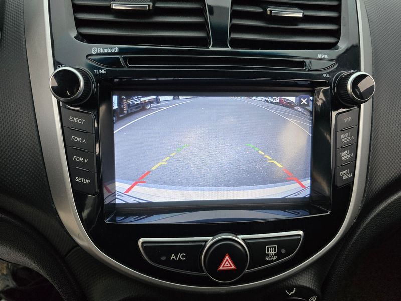 2015 Hyundai Accent Diesel 1.6 VGT Modern photo 15