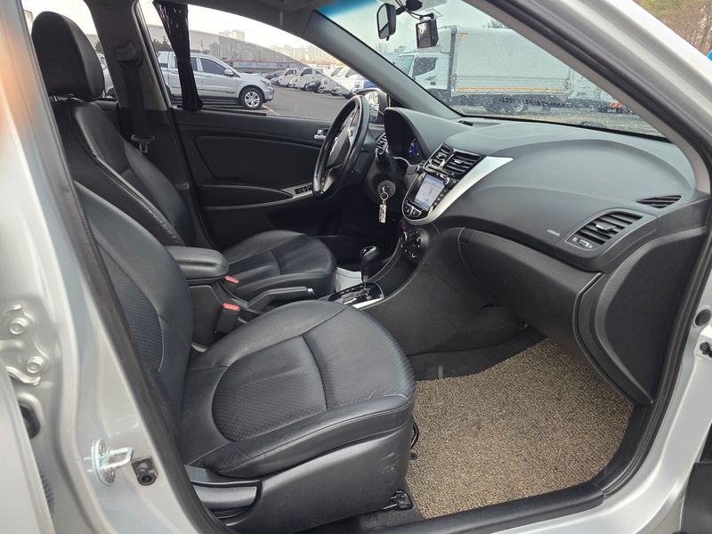 2015 Hyundai Accent Diesel 1.6 VGT Modern photo 18