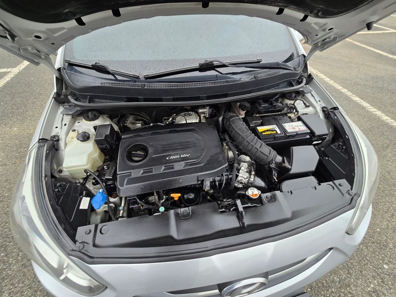 2015 Hyundai Accent Diesel 1.6 VGT Modern photo 20