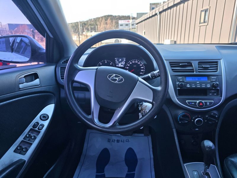 2012 Hyundai Accent Diesel 1.6 VGT Luxury photo 8
