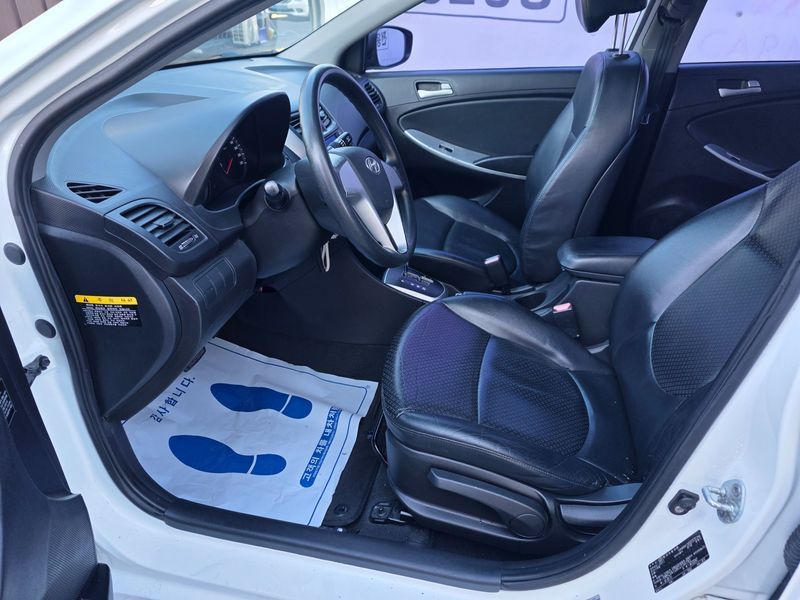 2012 Hyundai Accent Diesel 1.6 VGT Luxury photo 9