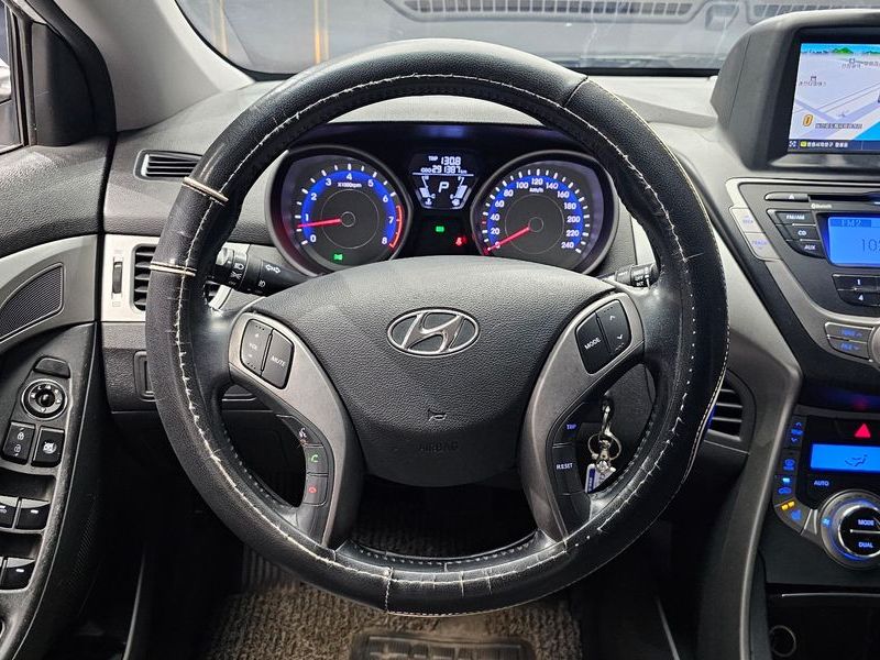 2013 Hyundai Avante LPI M16 Smart photo 13