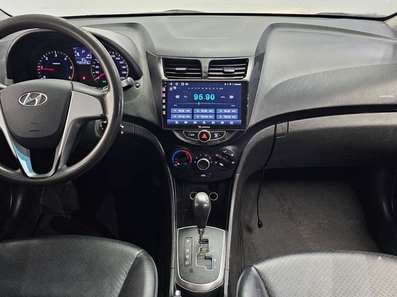 2014 Hyundai Accent Diesel 1.6 VGT Smart photo 7