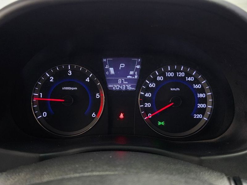 2014 Hyundai Accent Diesel 1.6 VGT Smart photo 8