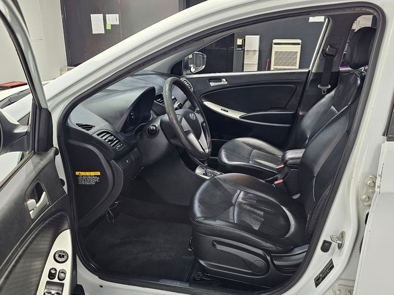 2014 Hyundai Accent Diesel 1.6 VGT Smart photo 10