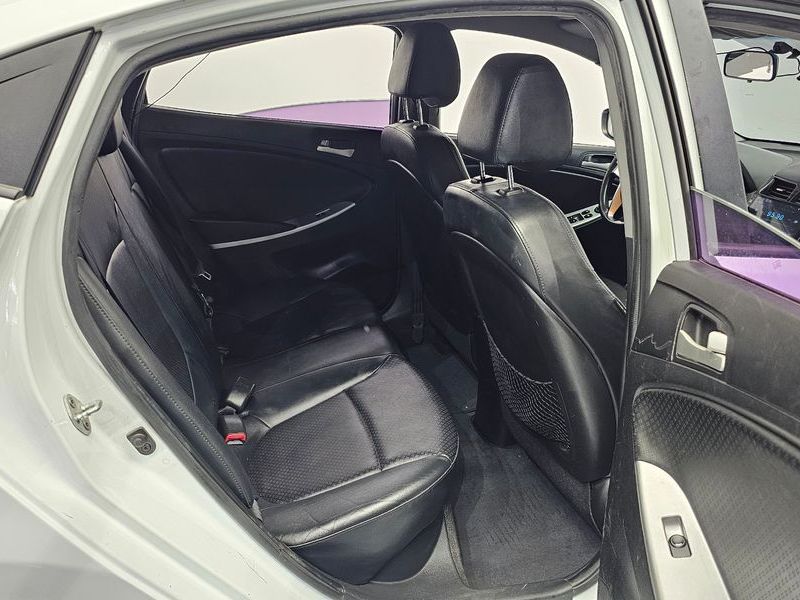 2014 Hyundai Accent Diesel 1.6 VGT Smart photo 12
