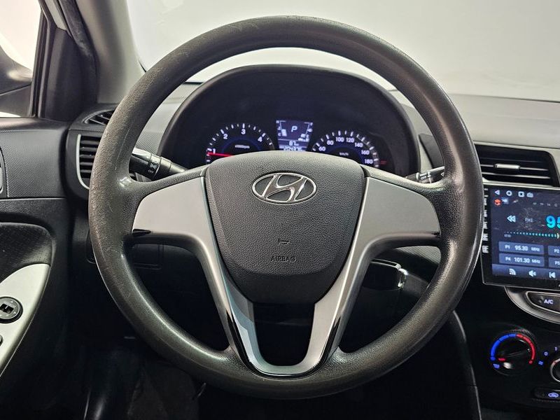 2014 Hyundai Accent Diesel 1.6 VGT Smart photo 13