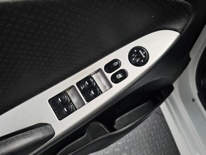 2014 Hyundai Accent Diesel 1.6 VGT Smart photo 17