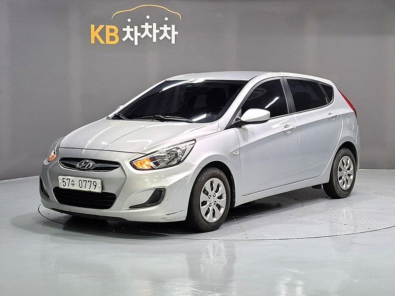 2016 Hyundai Accent Diesel WIT 1.6 VGT Smart photo 1