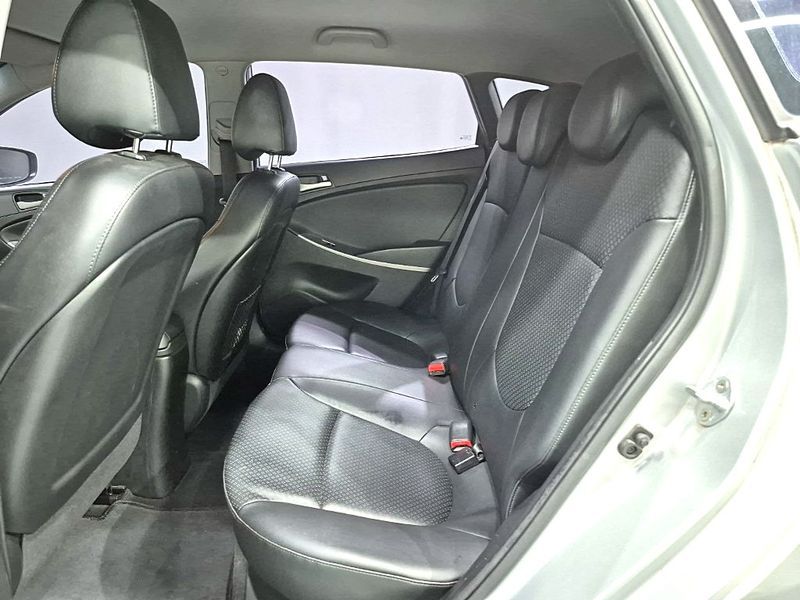 2016 Hyundai Accent Diesel WIT 1.6 VGT Smart photo 9