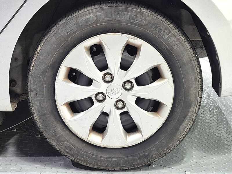 2016 Hyundai Accent Diesel WIT 1.6 VGT Smart photo 18
