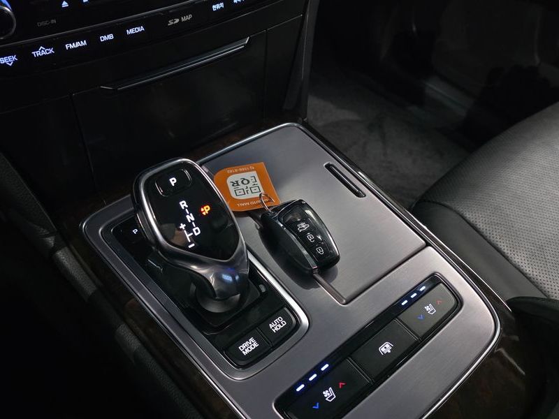 2015 Hyundai Equus VS380 Modern photo 9