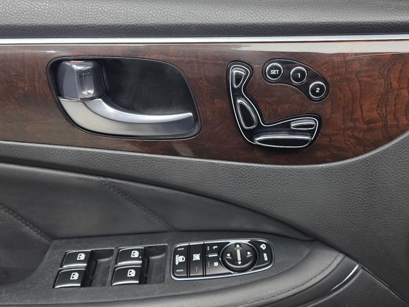 2015 Hyundai Equus VS380 Modern photo 13