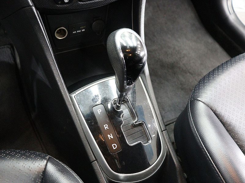 2012 Hyundai Accent Diesel 1.6 VGT Premier photo 10