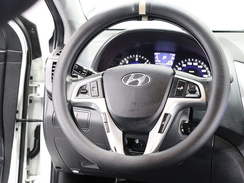 2012 Hyundai Accent Diesel 1.6 VGT Premier photo 16