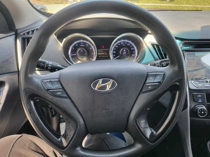 2013 Hyundai Sonata LPI Smart photo 8