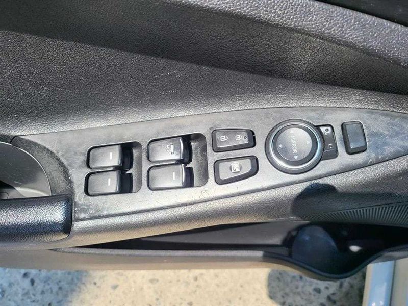 2013 Hyundai Sonata LPI Smart photo 11