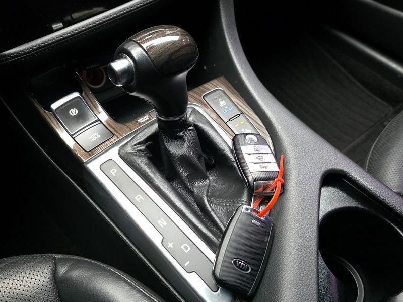 2014 Kia K5 Luxury Trendy photo 9
