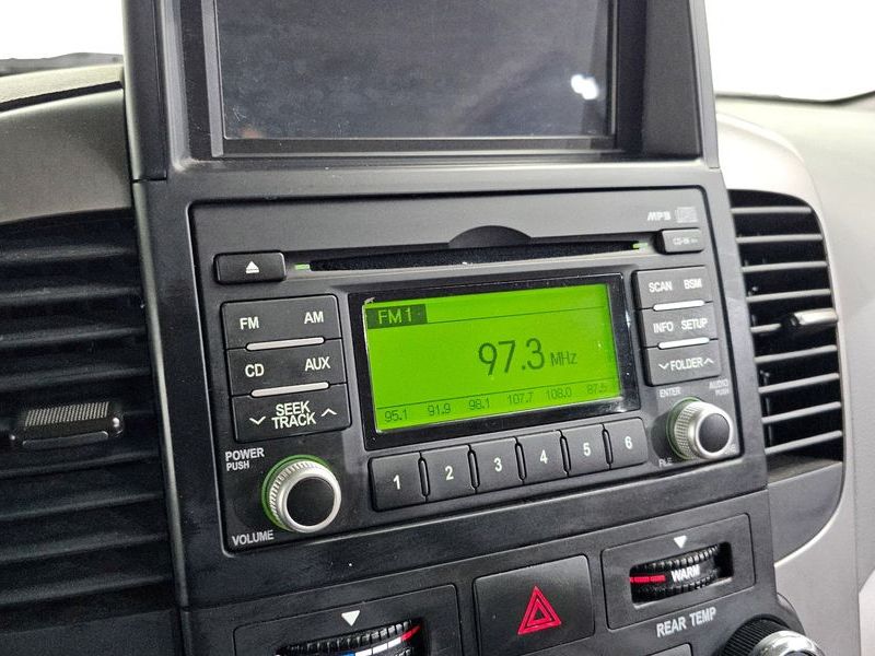 2013 Kia Carnival Grand GLX Deluxe photo 14