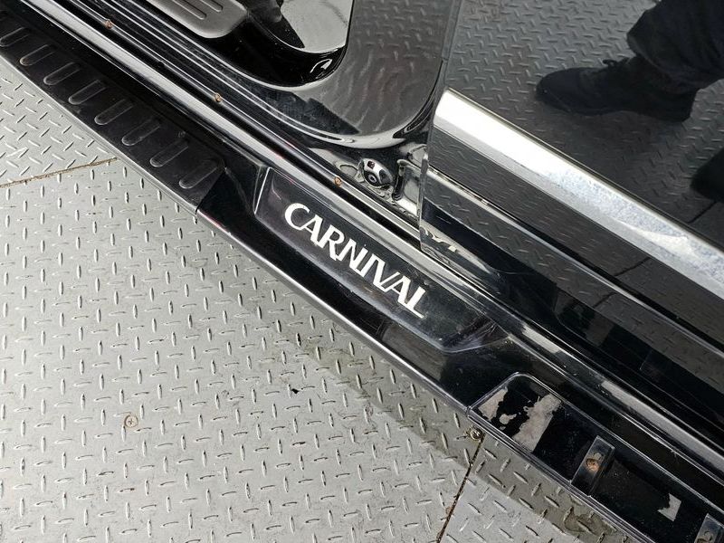 2013 Kia Carnival Grand GLX Deluxe photo 19