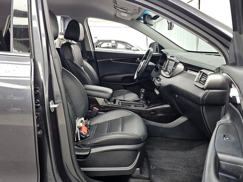 2016 Kia Sorento Diesel 2.0 2WD Luxury photo 11