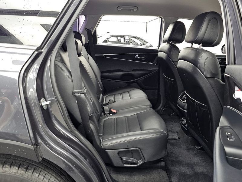 2016 Kia Sorento Diesel 2.0 2WD Luxury photo 12