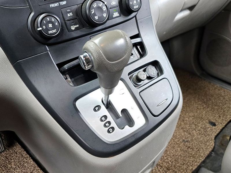 2012 Kia Carnival Grand GX photo 9