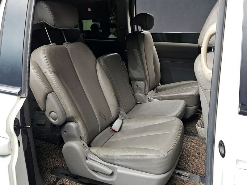 2012 Kia Carnival Grand GX photo 11