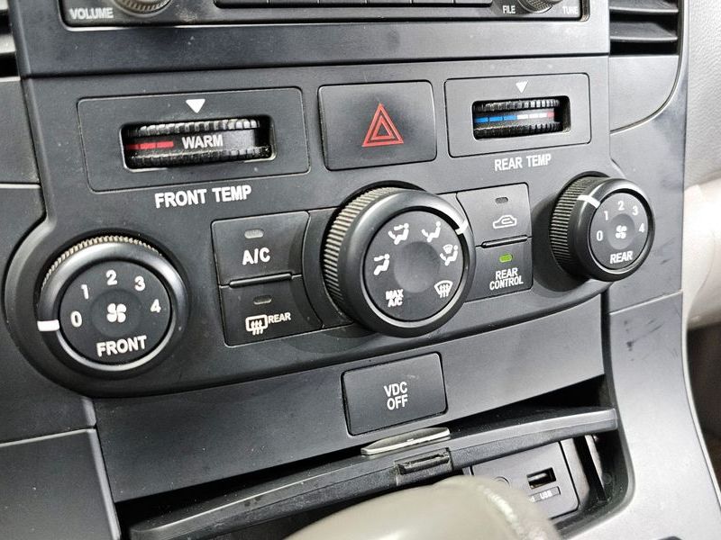 2012 Kia Carnival Grand GX photo 16