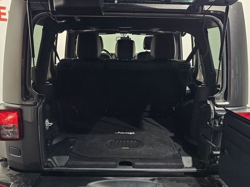 2017 Jeep Wrangler 3.6 Sahara 4Door photo 17
