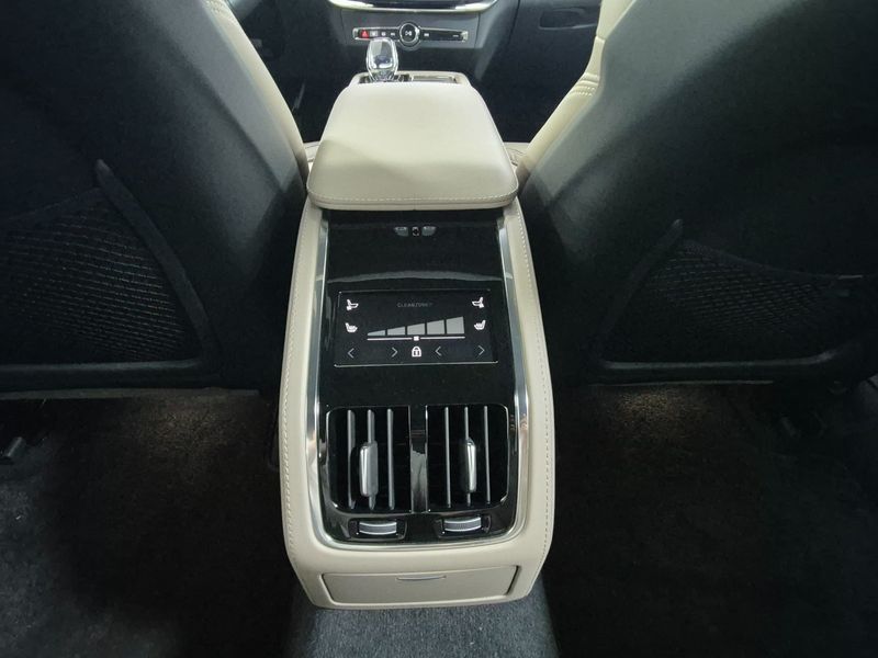 2026 Volvo S90 B5 Ultra Dark photo 18