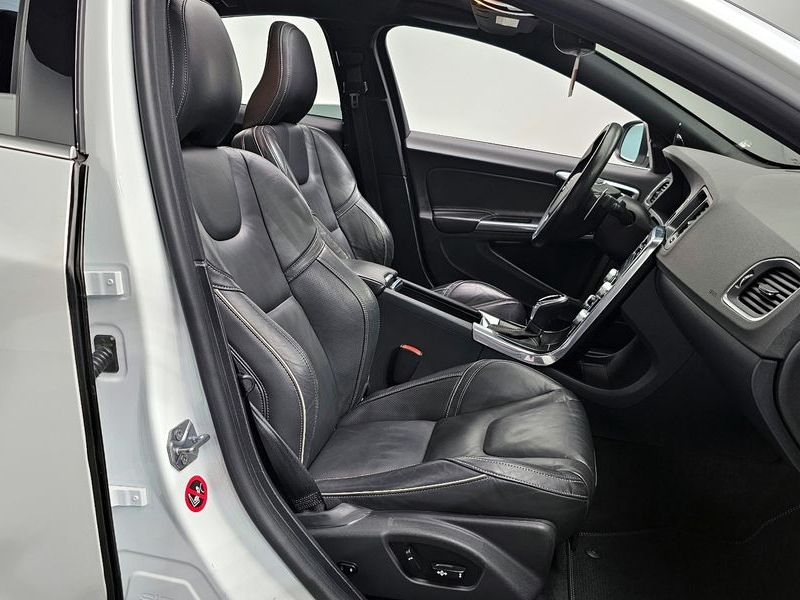 2015 Volvo S60 T5 R-Design 2nd photo 10