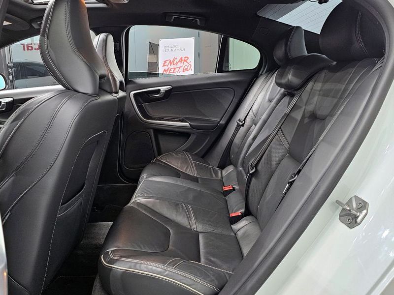 2015 Volvo S60 T5 R-Design 2nd photo 12