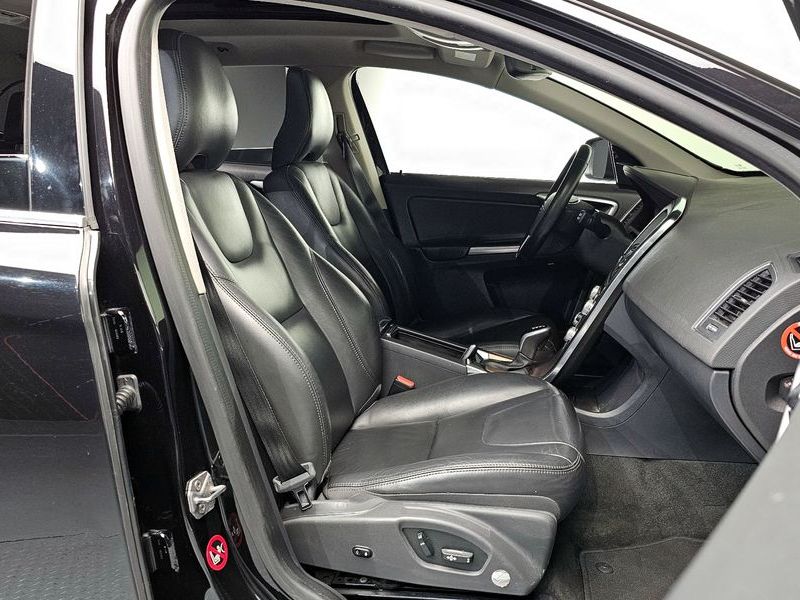 2017 Volvo XC60 D3 1st photo 10