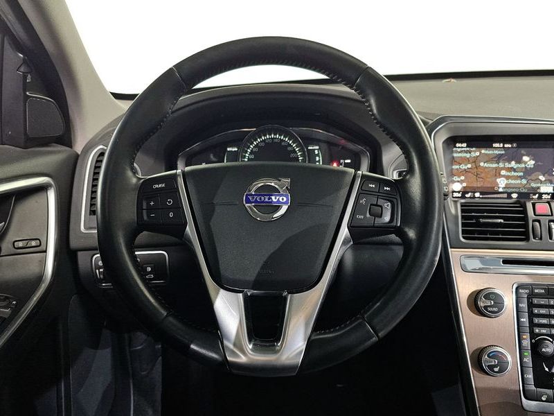 2017 Volvo XC60 D3 1st photo 13