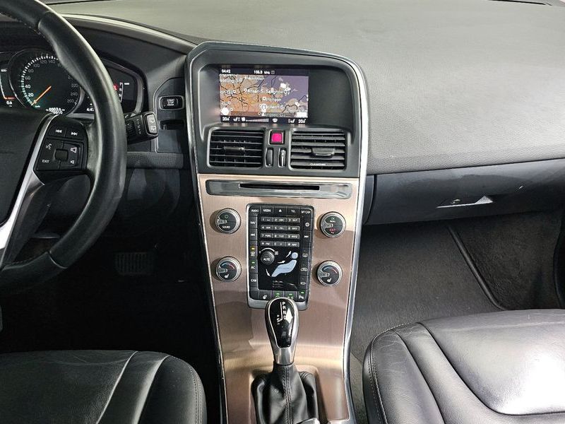 2017 Volvo XC60 D3 1st photo 14