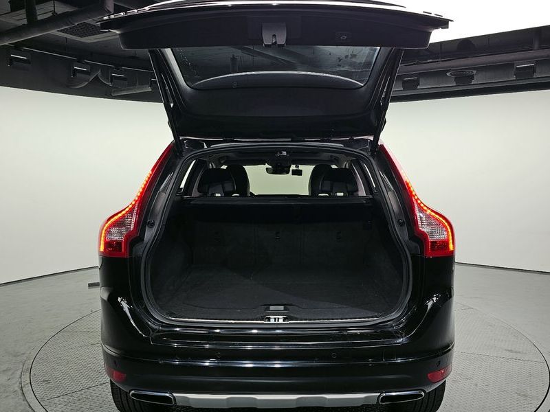2017 Volvo XC60 D3 1st photo 20