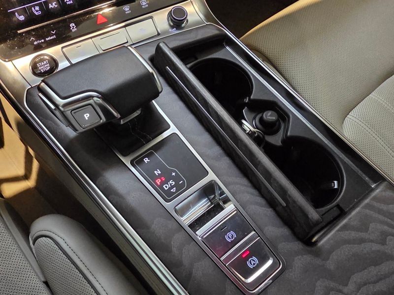 2024 Audi A7 55 TFSI Quattro Premium photo 9