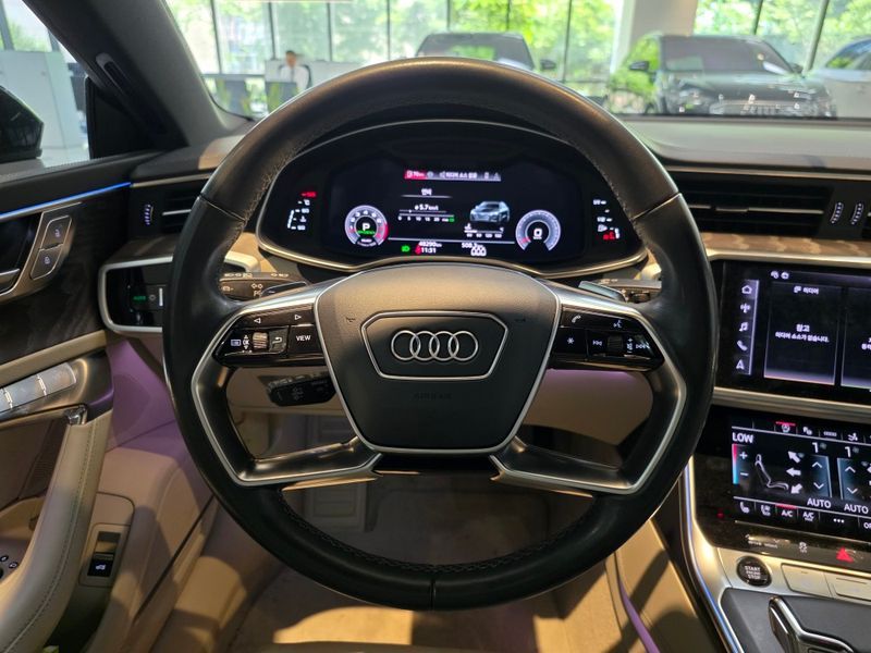 2024 Audi A7 55 TFSI Quattro Premium photo 12