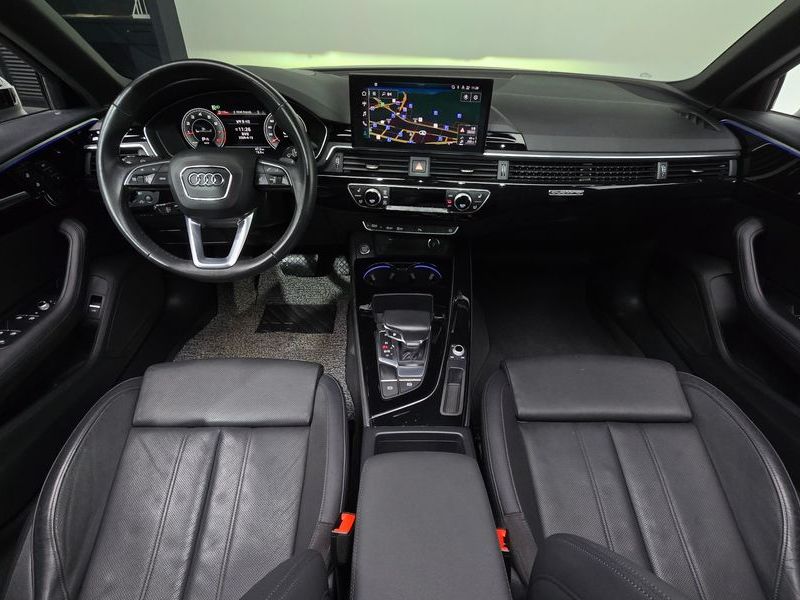 2021 Audi A4 45 TFSI Quattro Premium photo 7