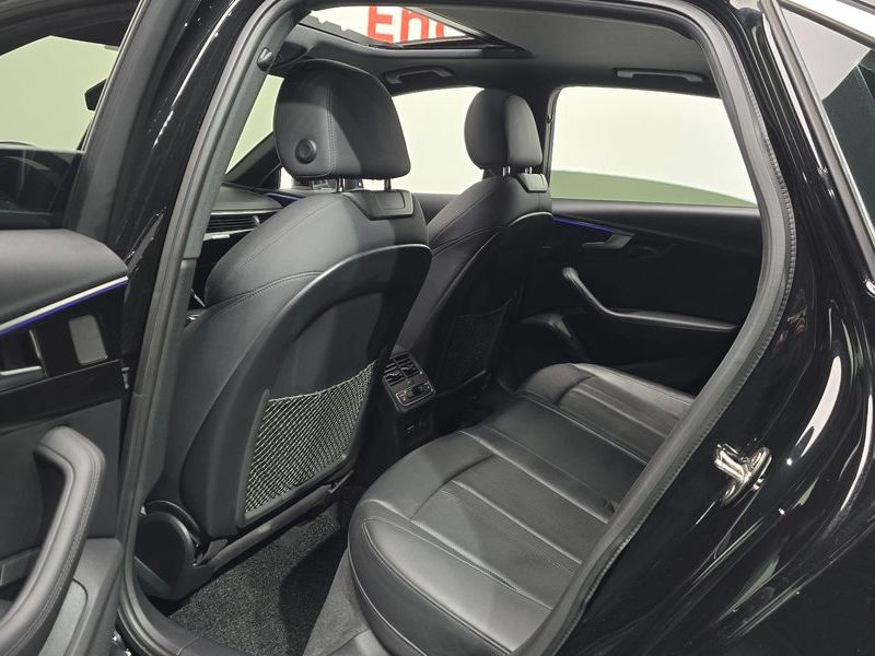 2021 Audi A4 45 TFSI Quattro Premium photo 11