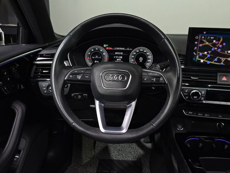 2021 Audi A4 45 TFSI Quattro Premium photo 12