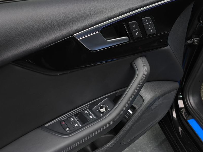 2021 Audi A4 45 TFSI Quattro Premium photo 15