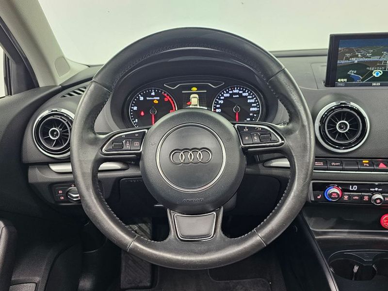 2016 Audi A3 35 TDI Dynamic 8V photo 12