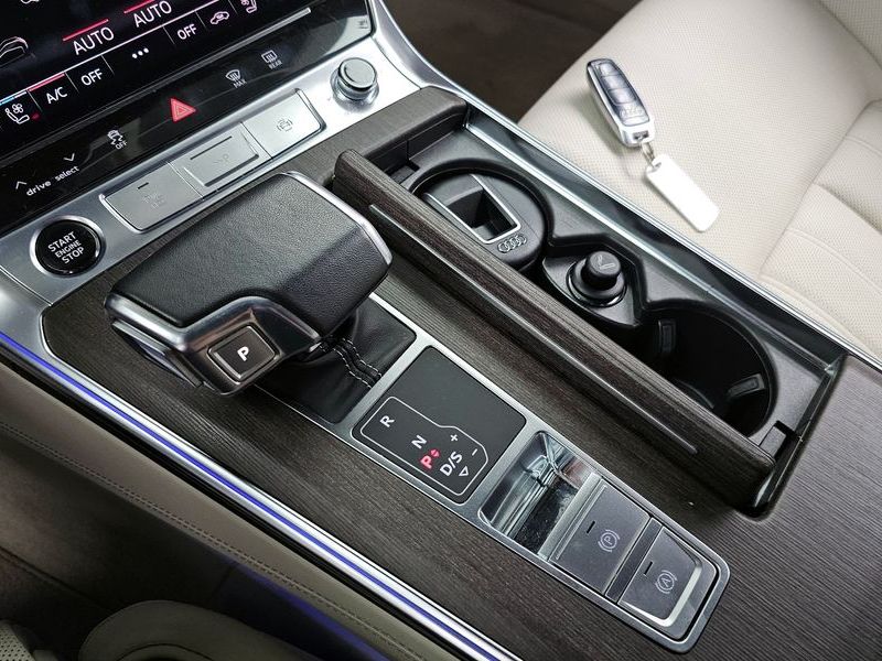 2022 Audi A7 55 TFSI Quattro Premium photo 9