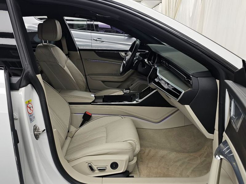 2022 Audi A7 55 TFSI Quattro Premium photo 11