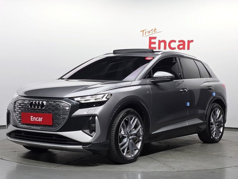 2025 Audi e-tron 45 Premium photo 1