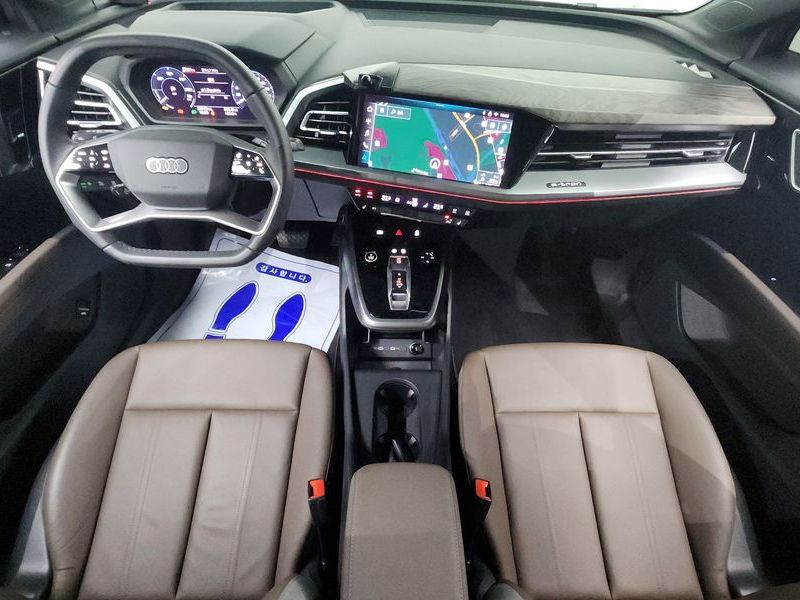 2025 Audi e-tron 45 Premium photo 7