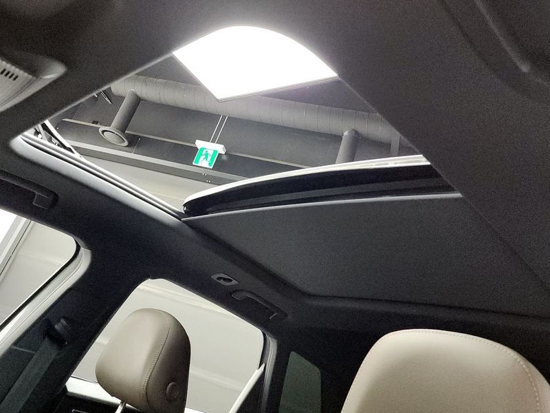 2025 Audi e-tron 45 Premium photo 14